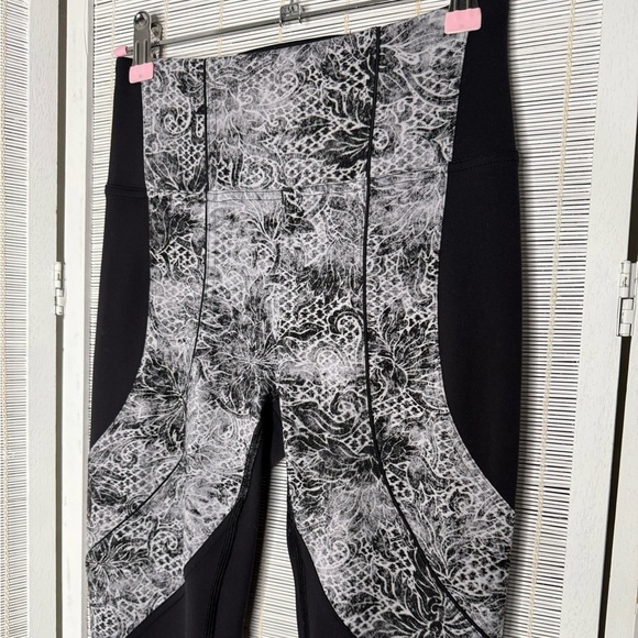 Lululemon Sweat & Repeat Tight 28 Inch Black Blend Size 4 High Rise Yoga - Picture 2 of 6